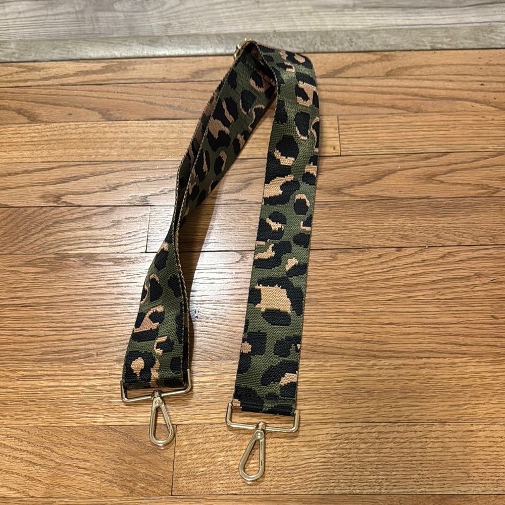 Green camo luggage strap